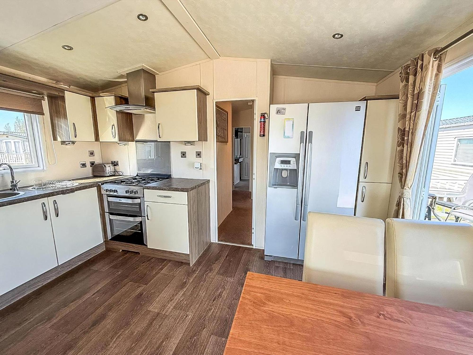 Beautiful Caravan With Decking Wifi At St Osyth Beach Holiday Park Ref 28077Dw Clacton-on-Sea Exterior foto